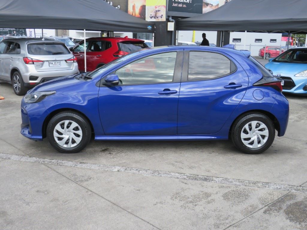 Vehicle image 5