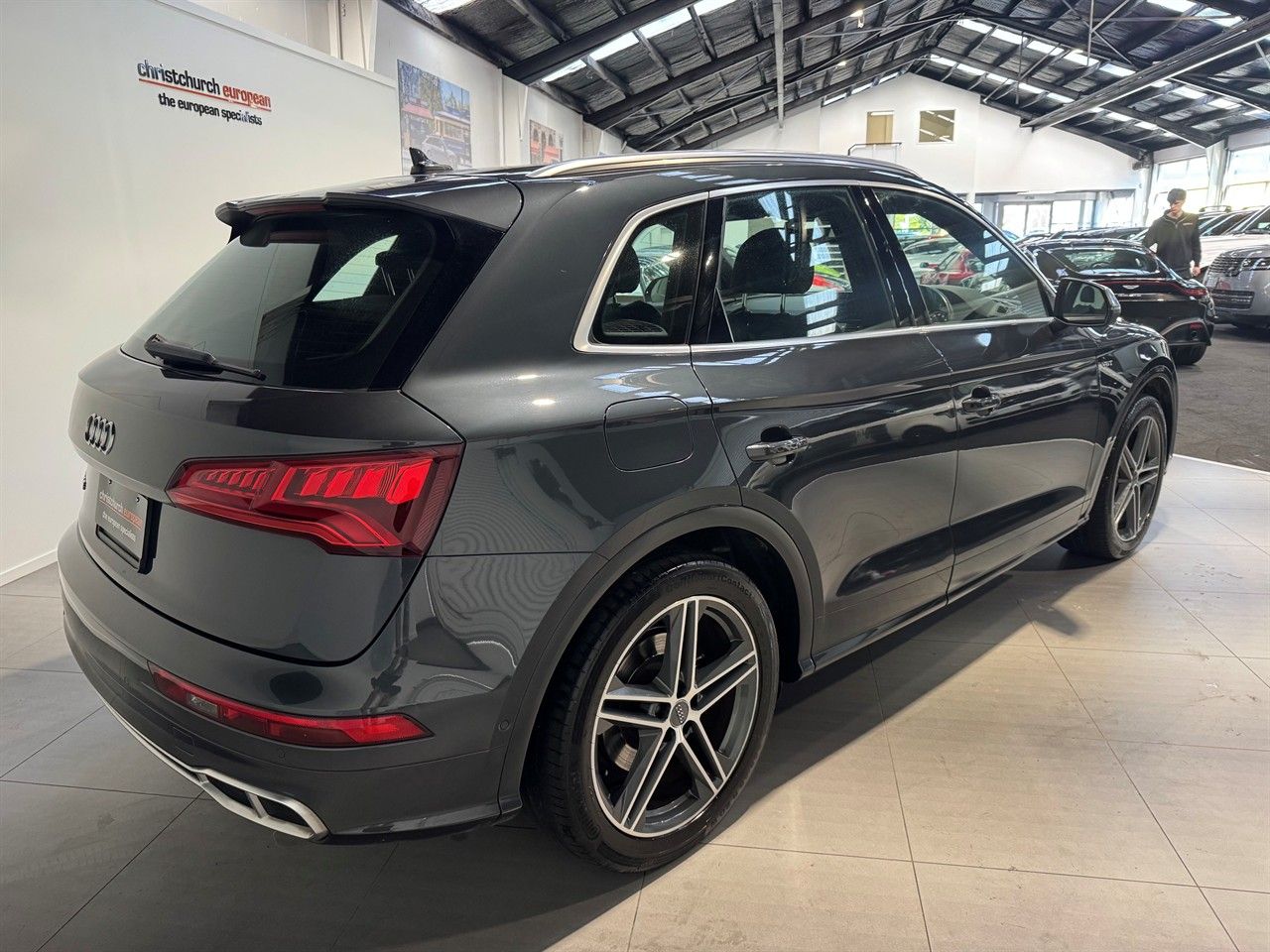 Vehicle image 5