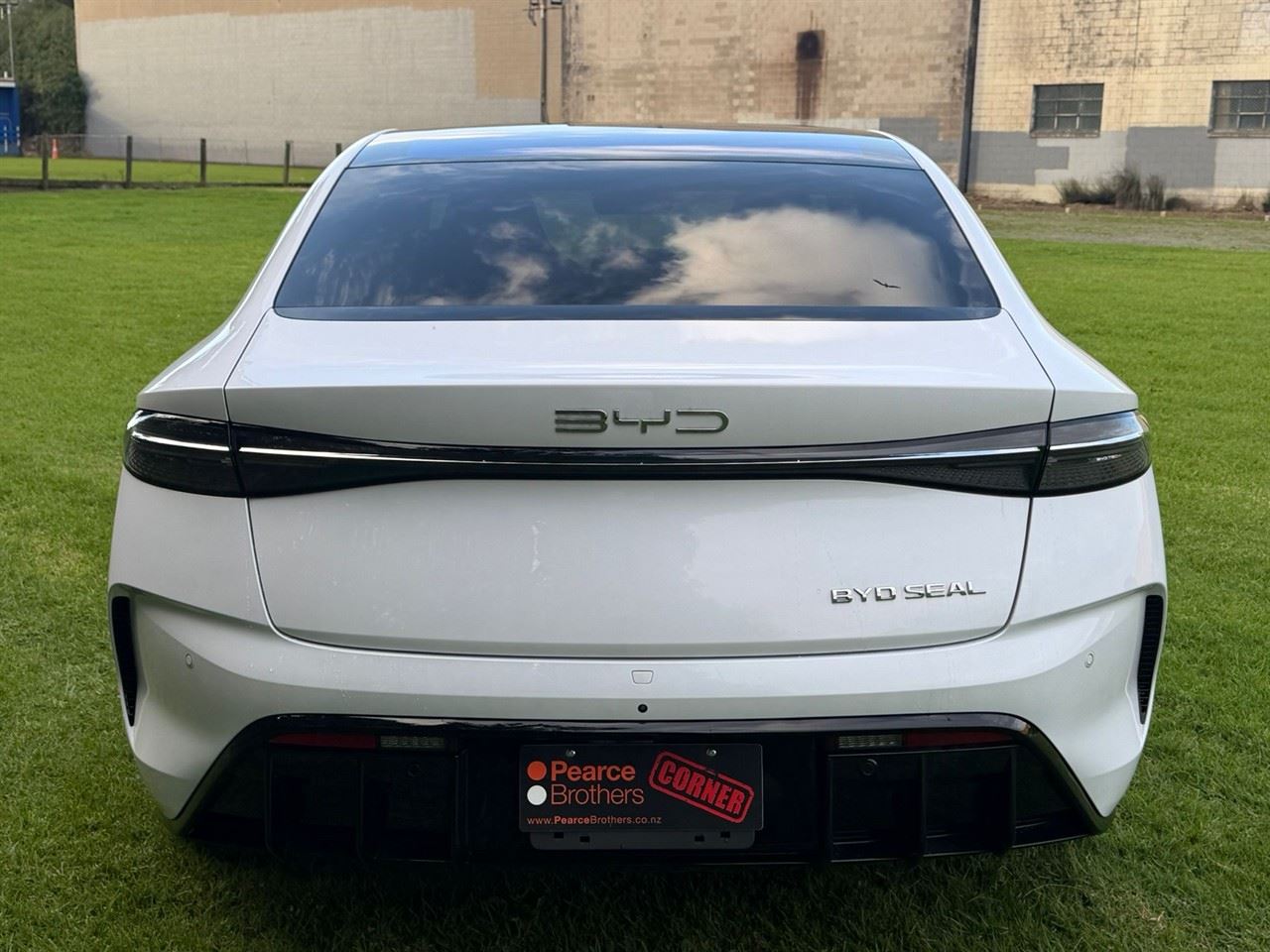 Vehicle image 4
