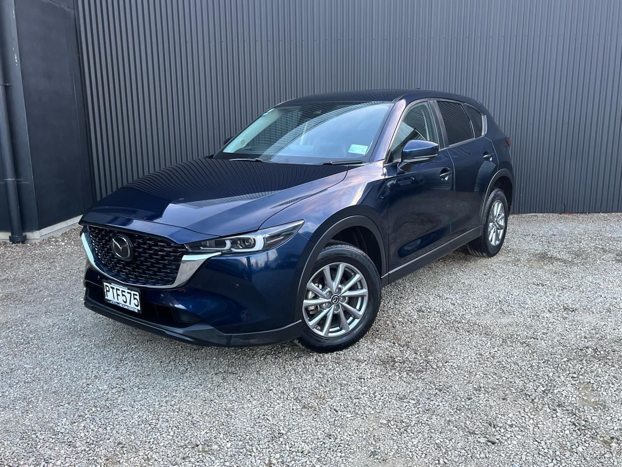Vehicle image 5