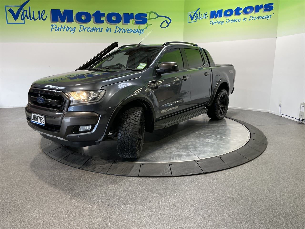 Vehicle image 3