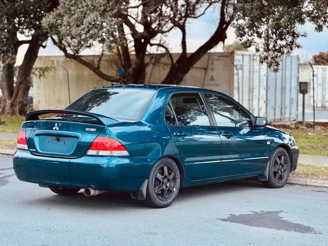 Vehicle image 5