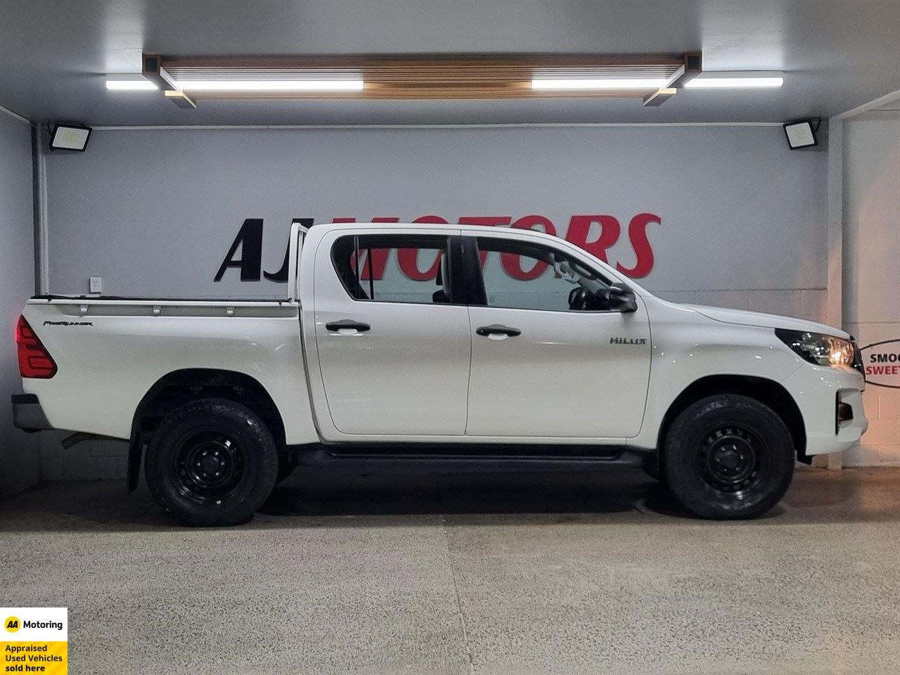 Vehicle image 5