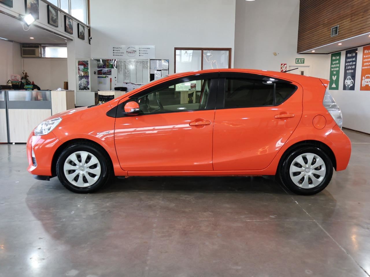 Vehicle image 5