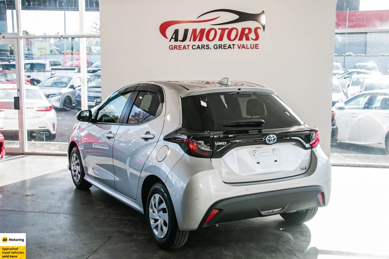 Vehicle image 4