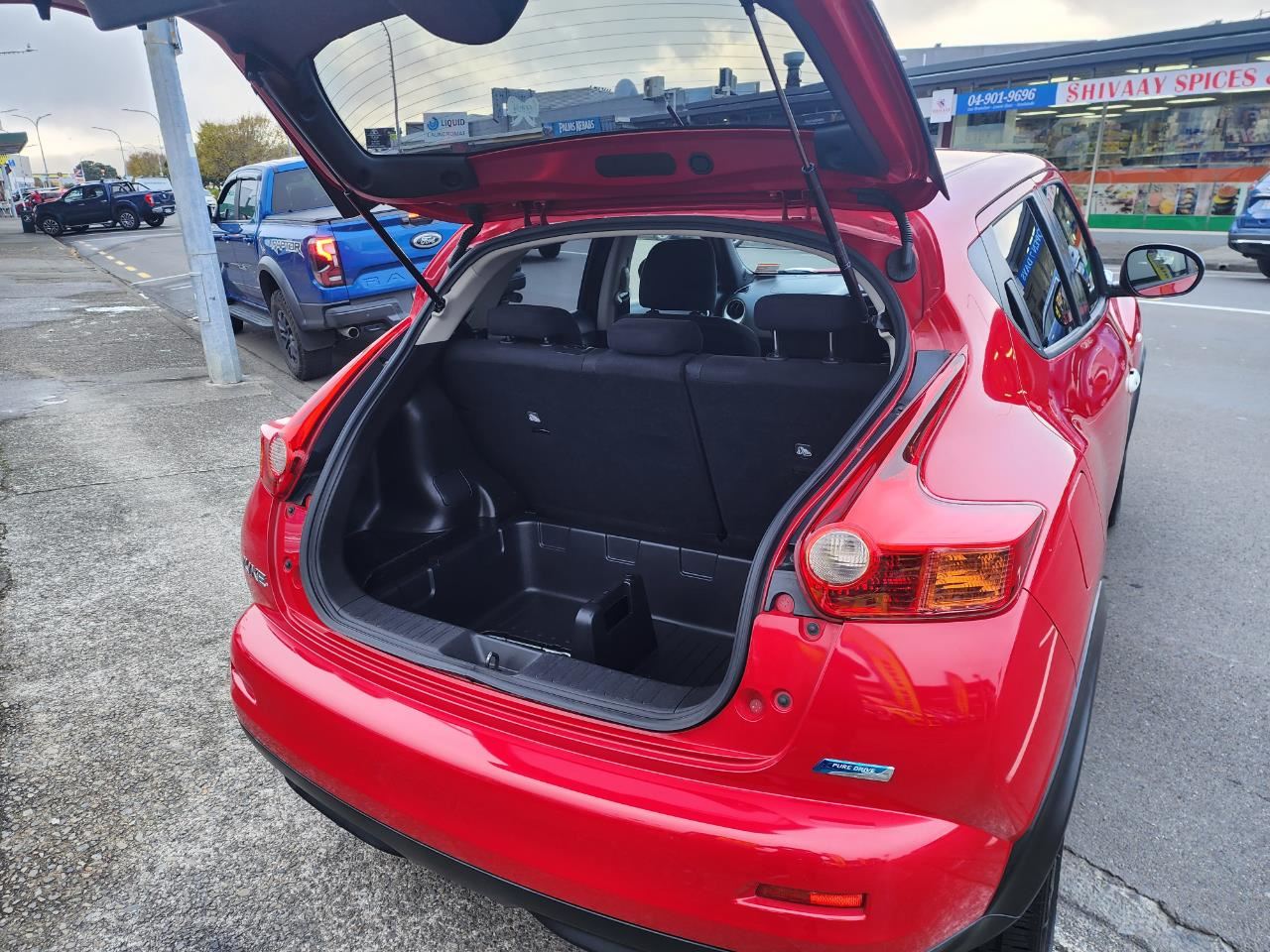 Vehicle image 5