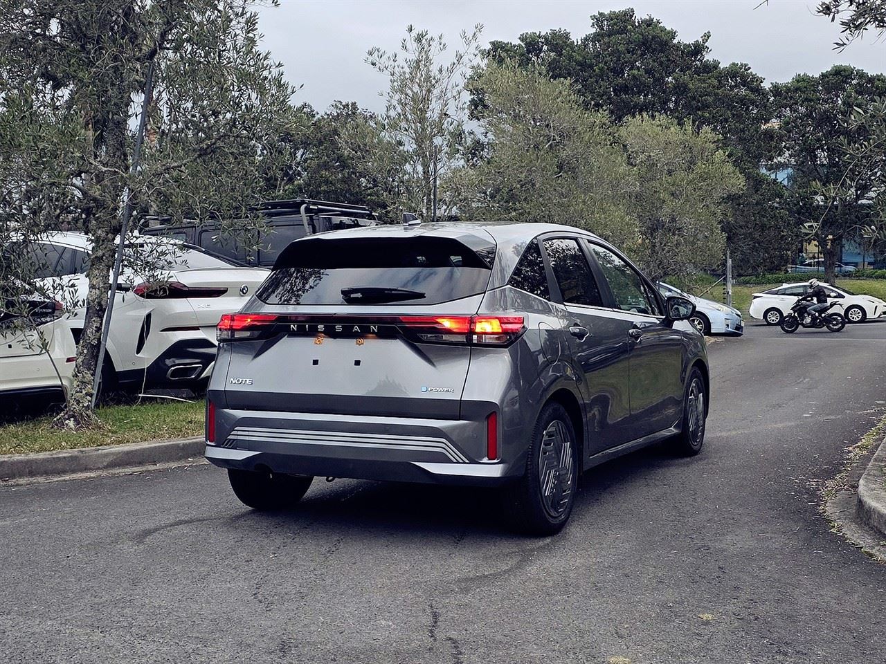 Vehicle image 5