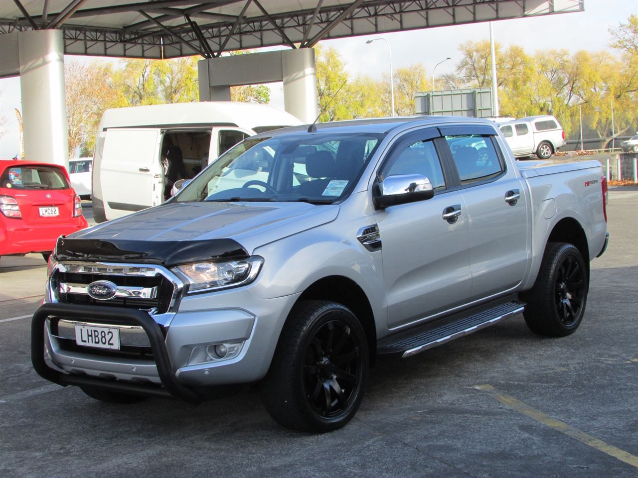 Vehicle image 3