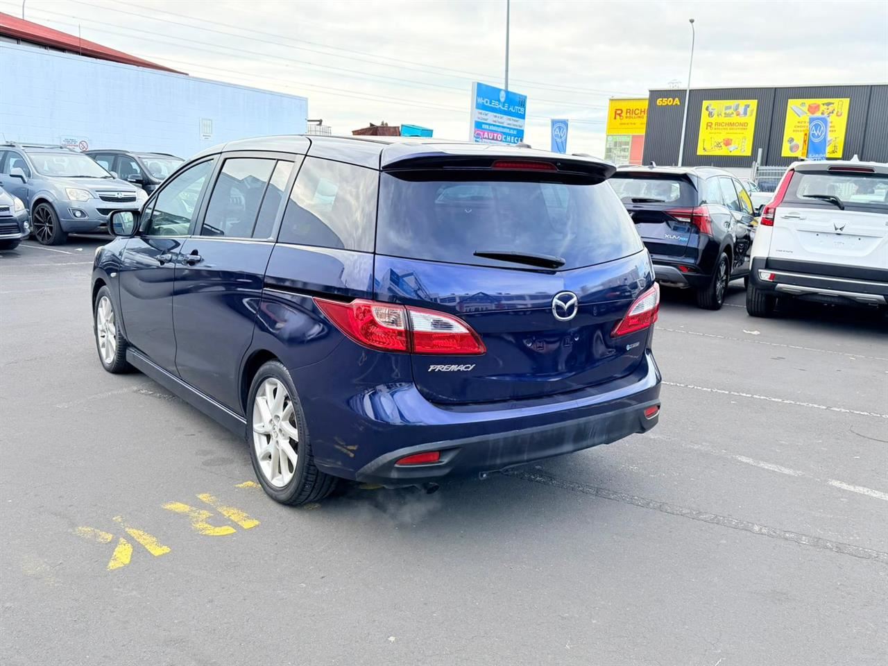 Vehicle image 4