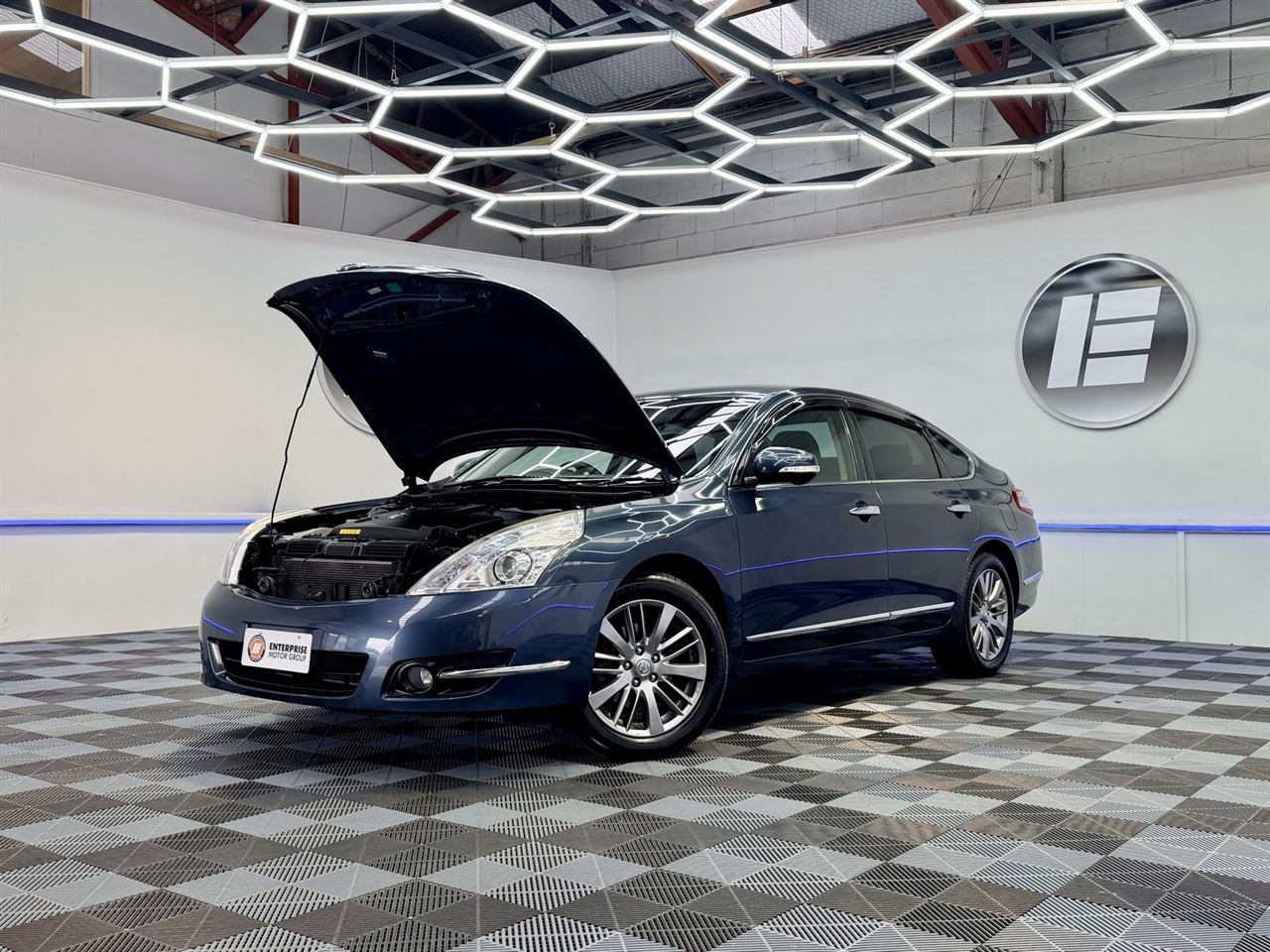 Vehicle image 3