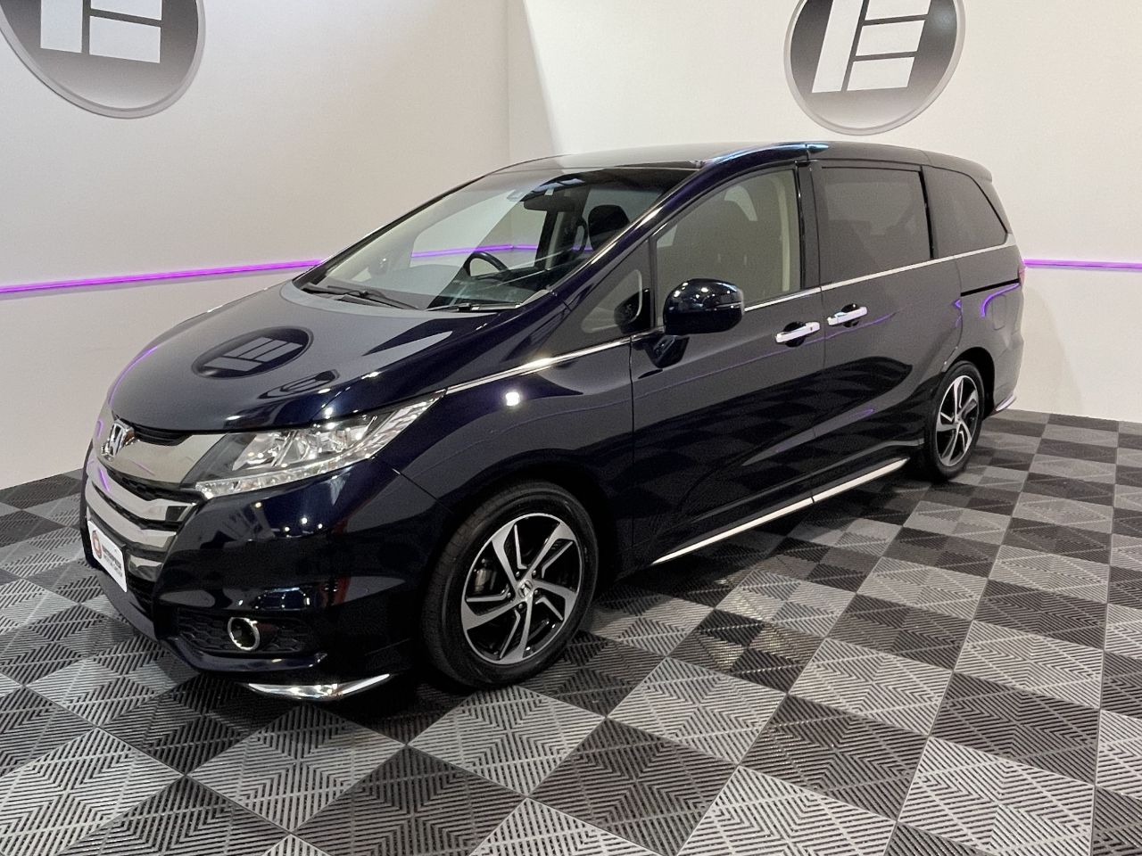 Vehicle image 3