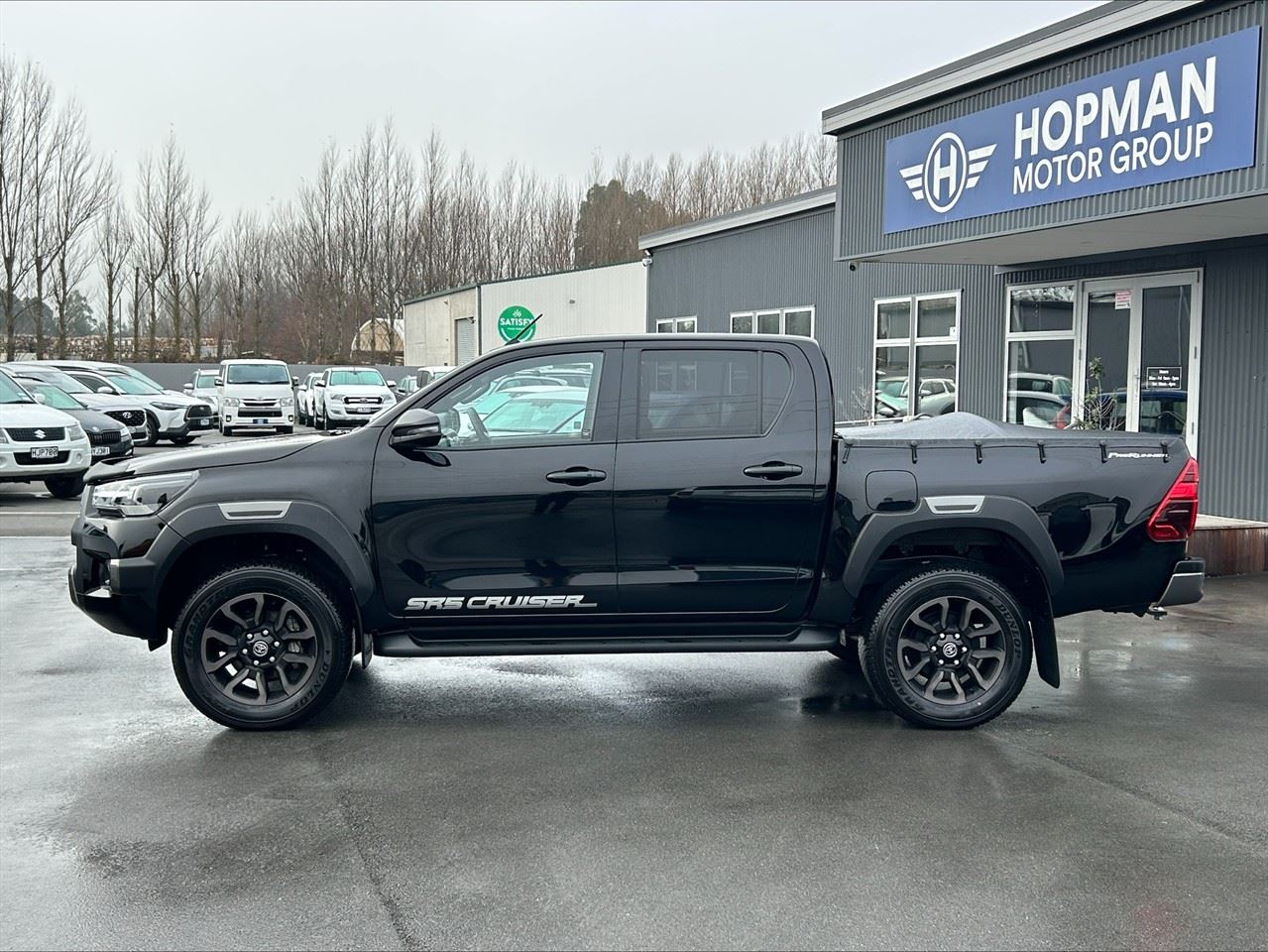 Vehicle image 5