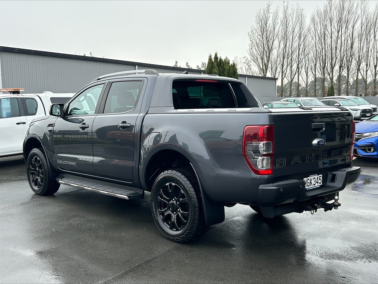 Vehicle image 4