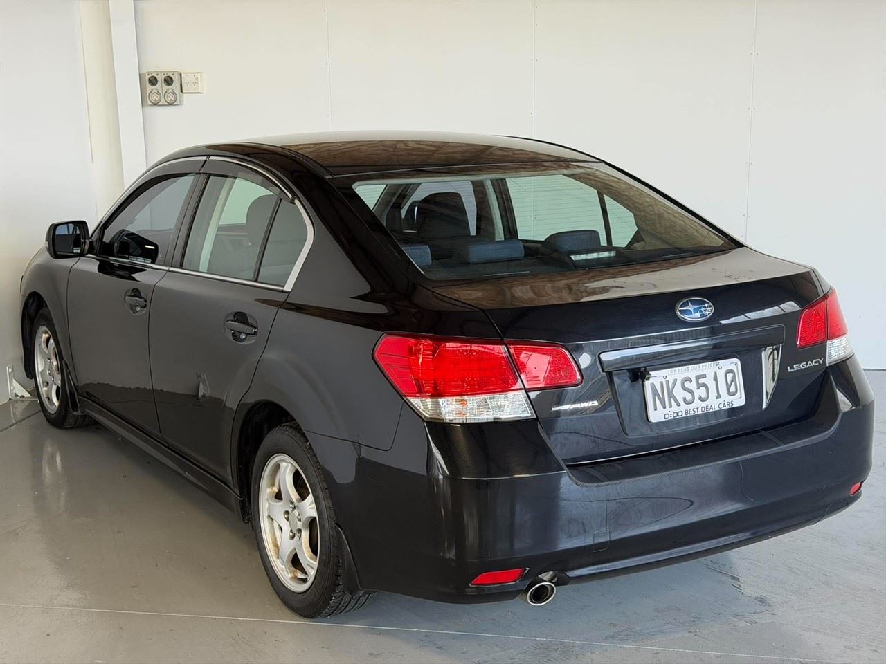 Vehicle image 4