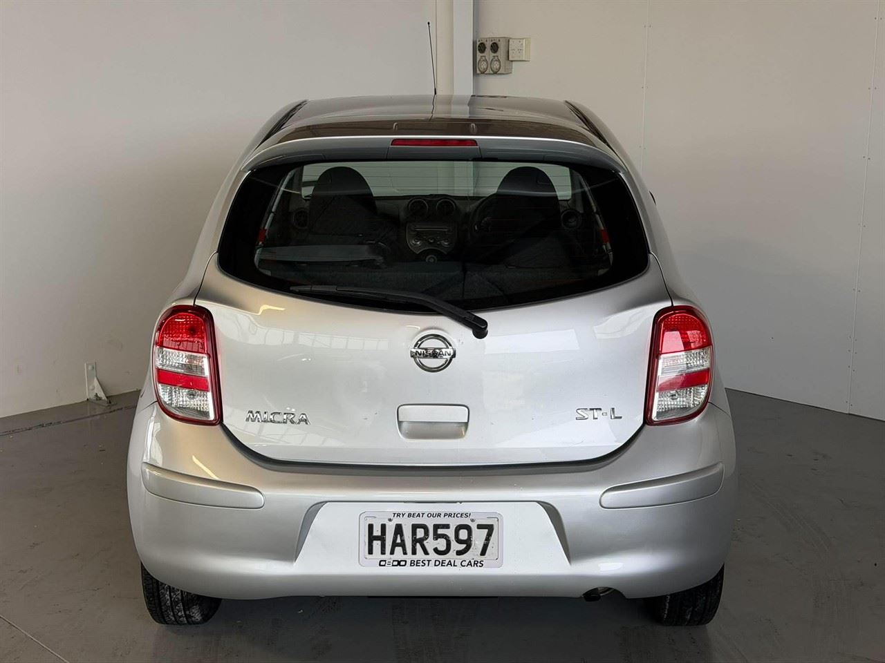 Vehicle image 5
