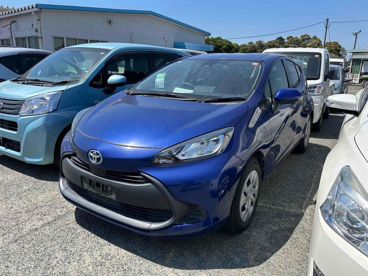 Vehicle image 5