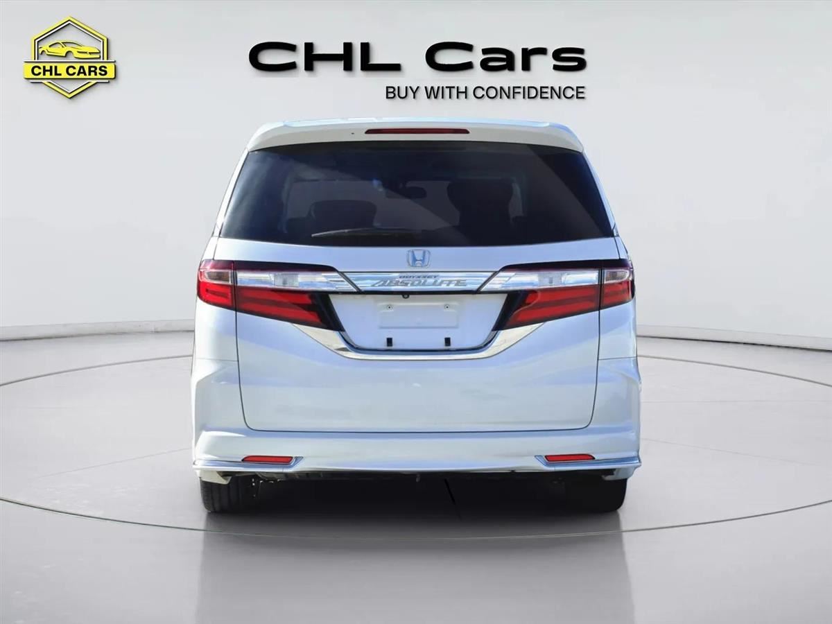 Vehicle image 5