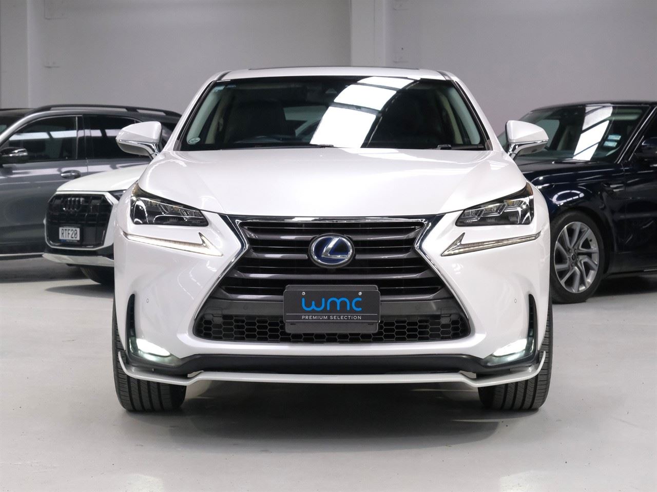 Vehicle image 3