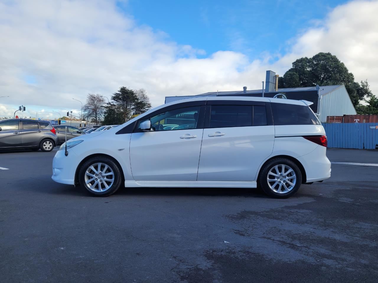 Vehicle image 5