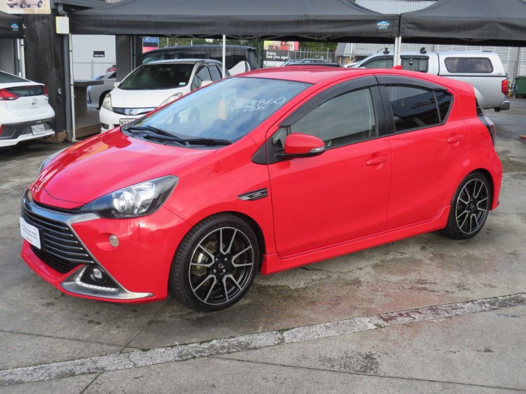 Vehicle image 3