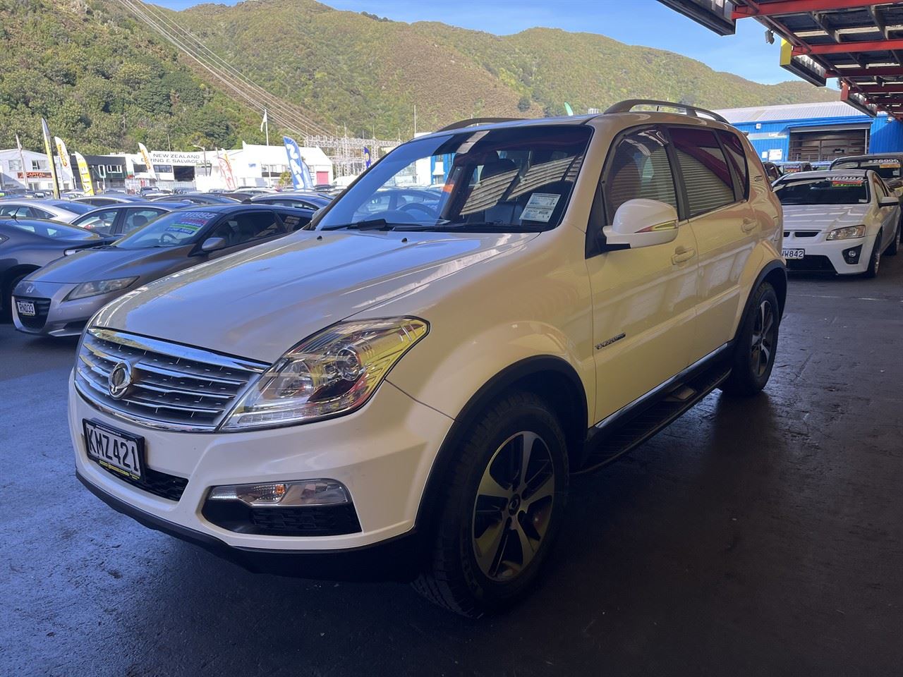 Vehicle image 3