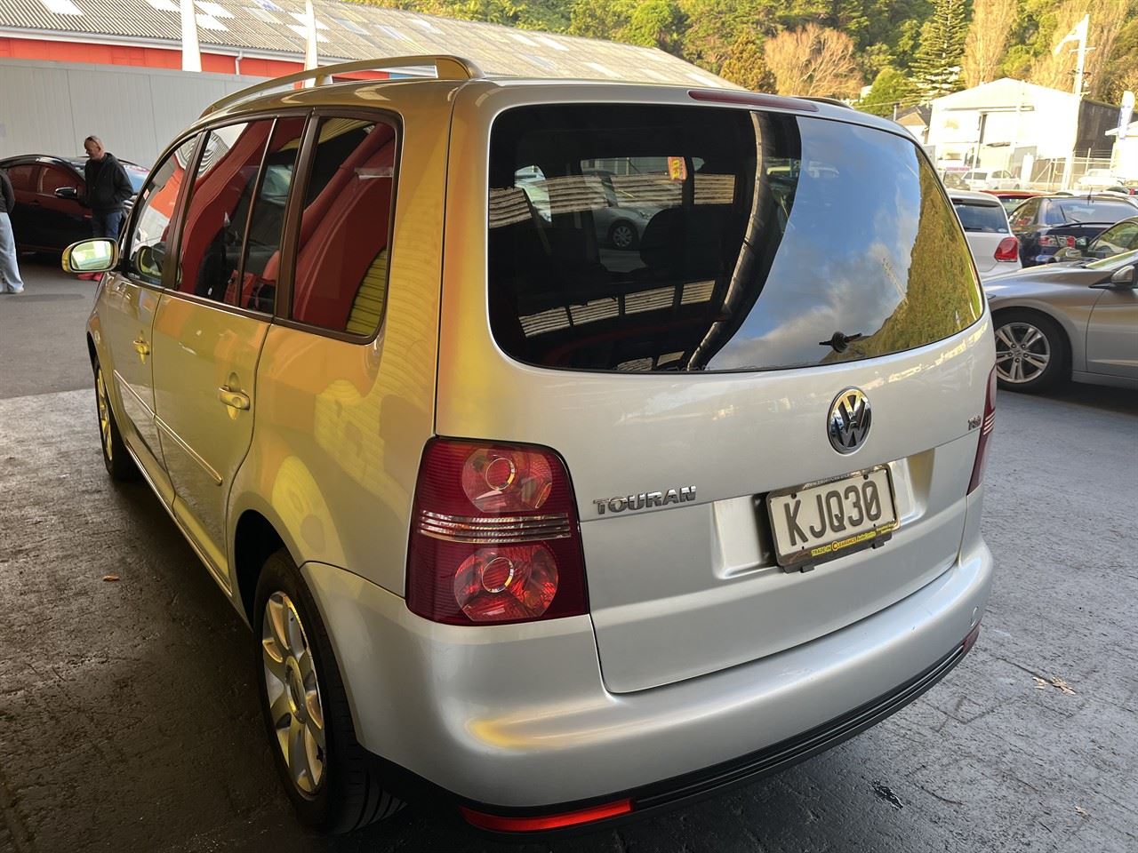 Vehicle image 4