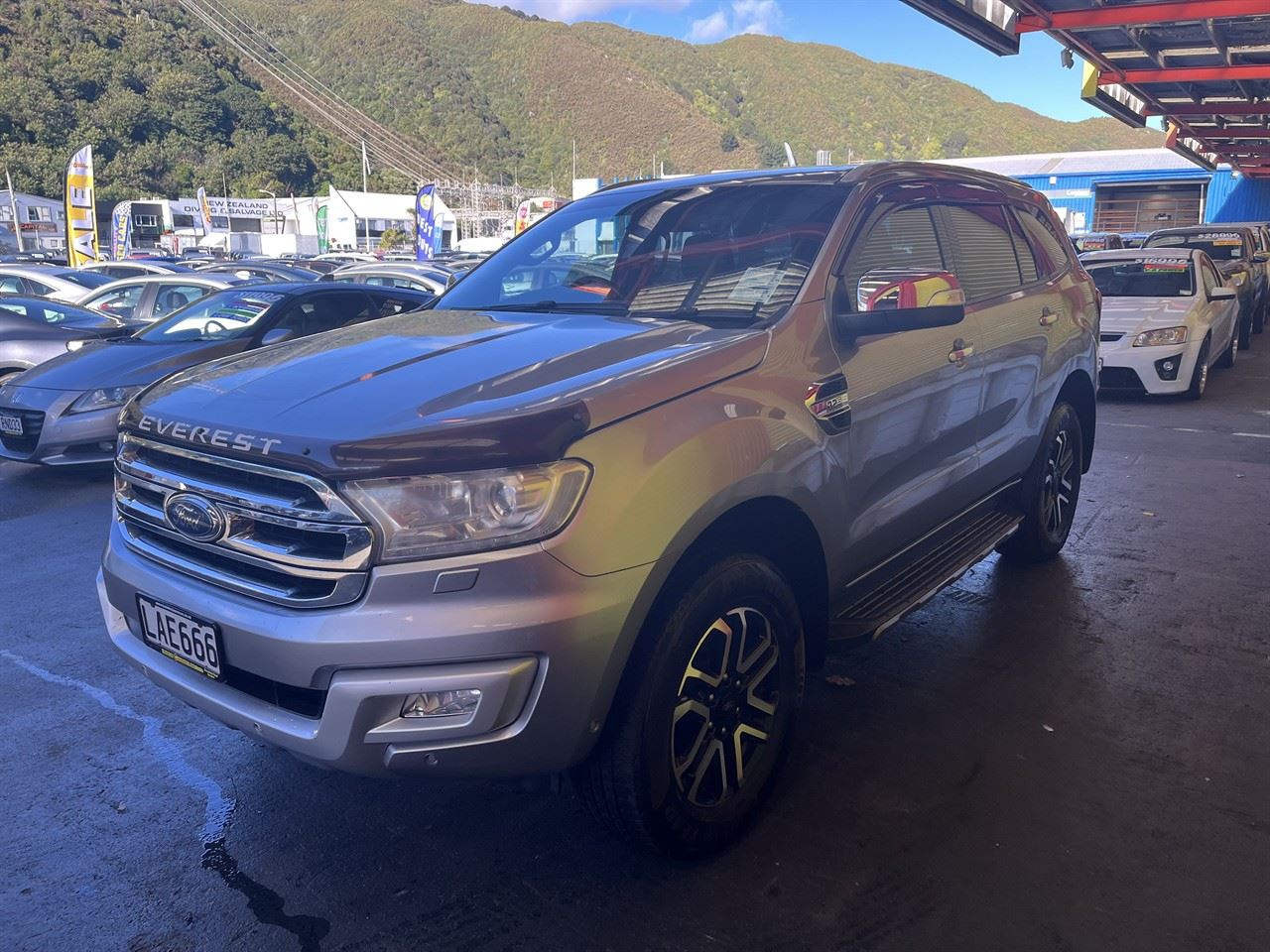 Vehicle image 3
