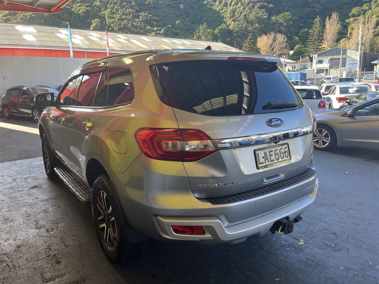 Vehicle image 4
