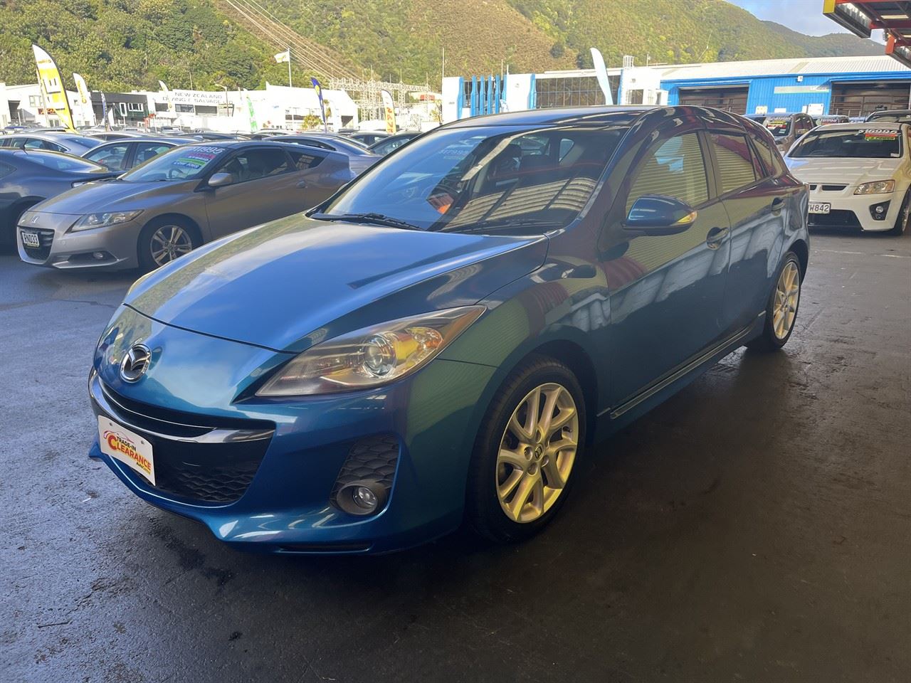 Vehicle image 3