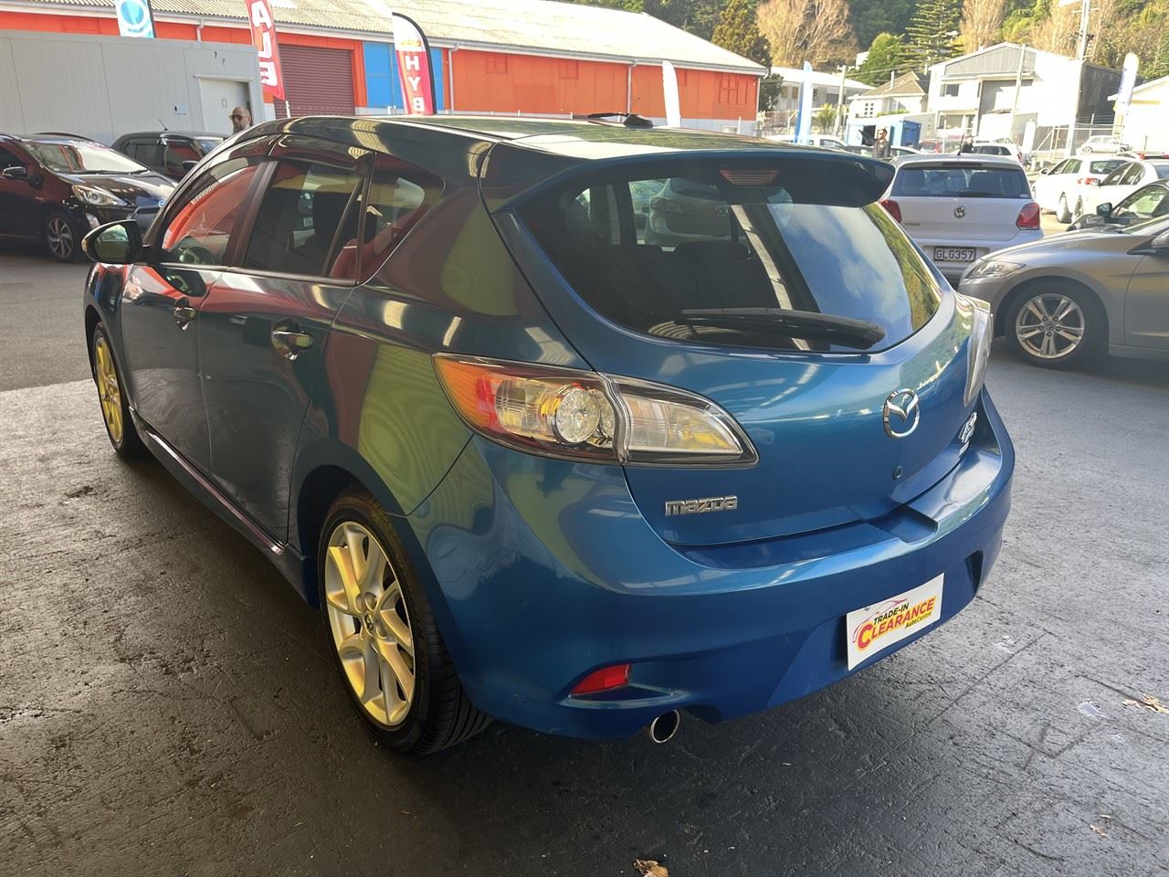 Vehicle image 4