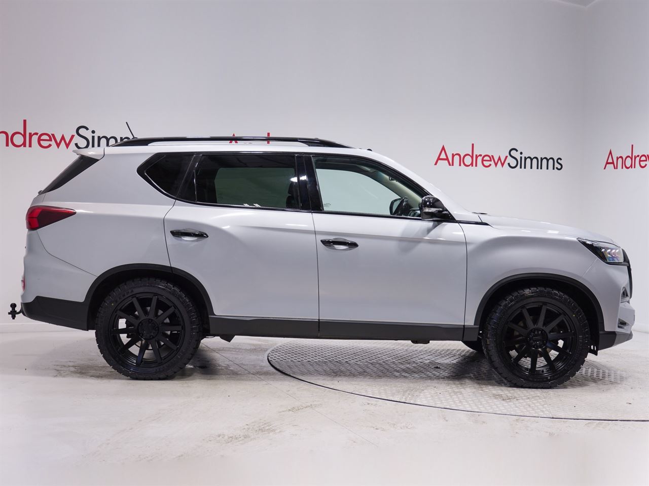 Vehicle image 3