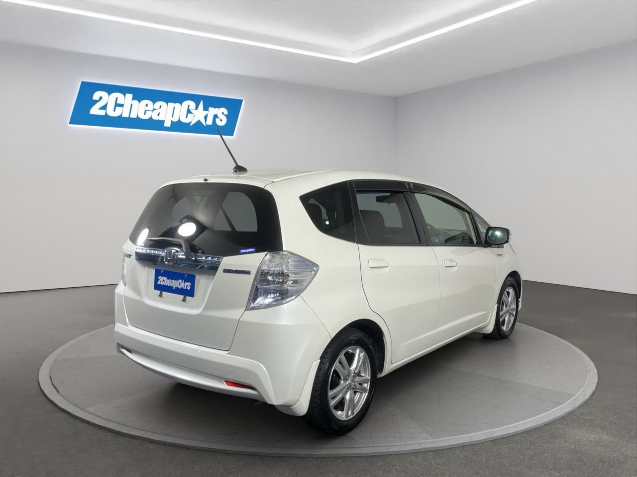 Vehicle image 5