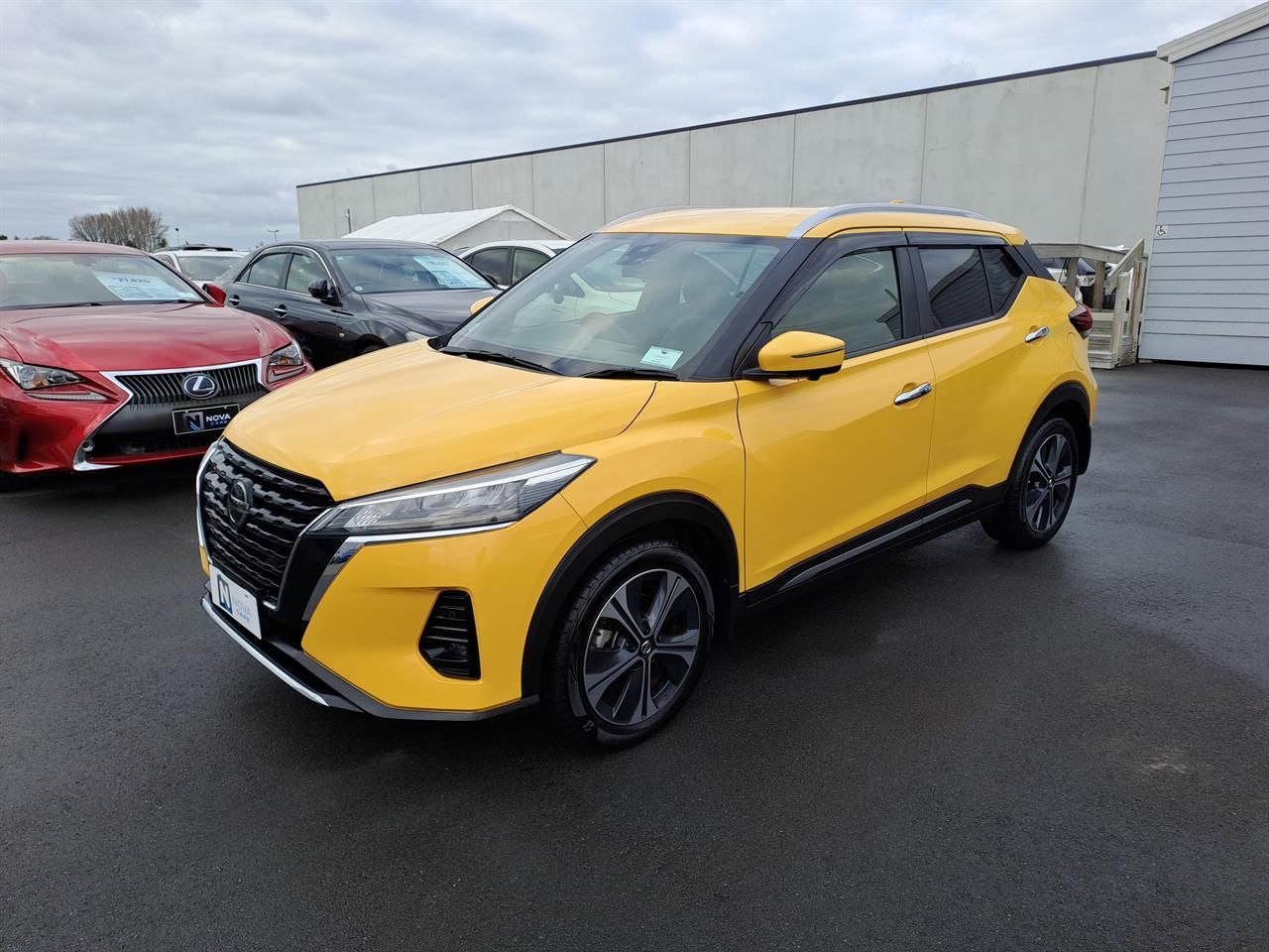 Vehicle image 3