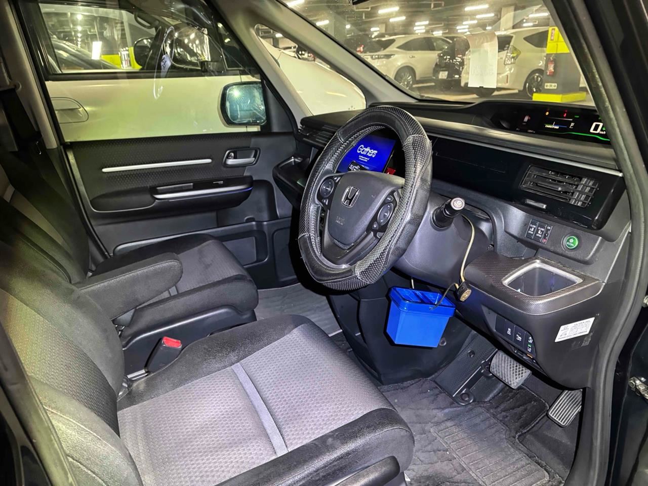 Vehicle image 3