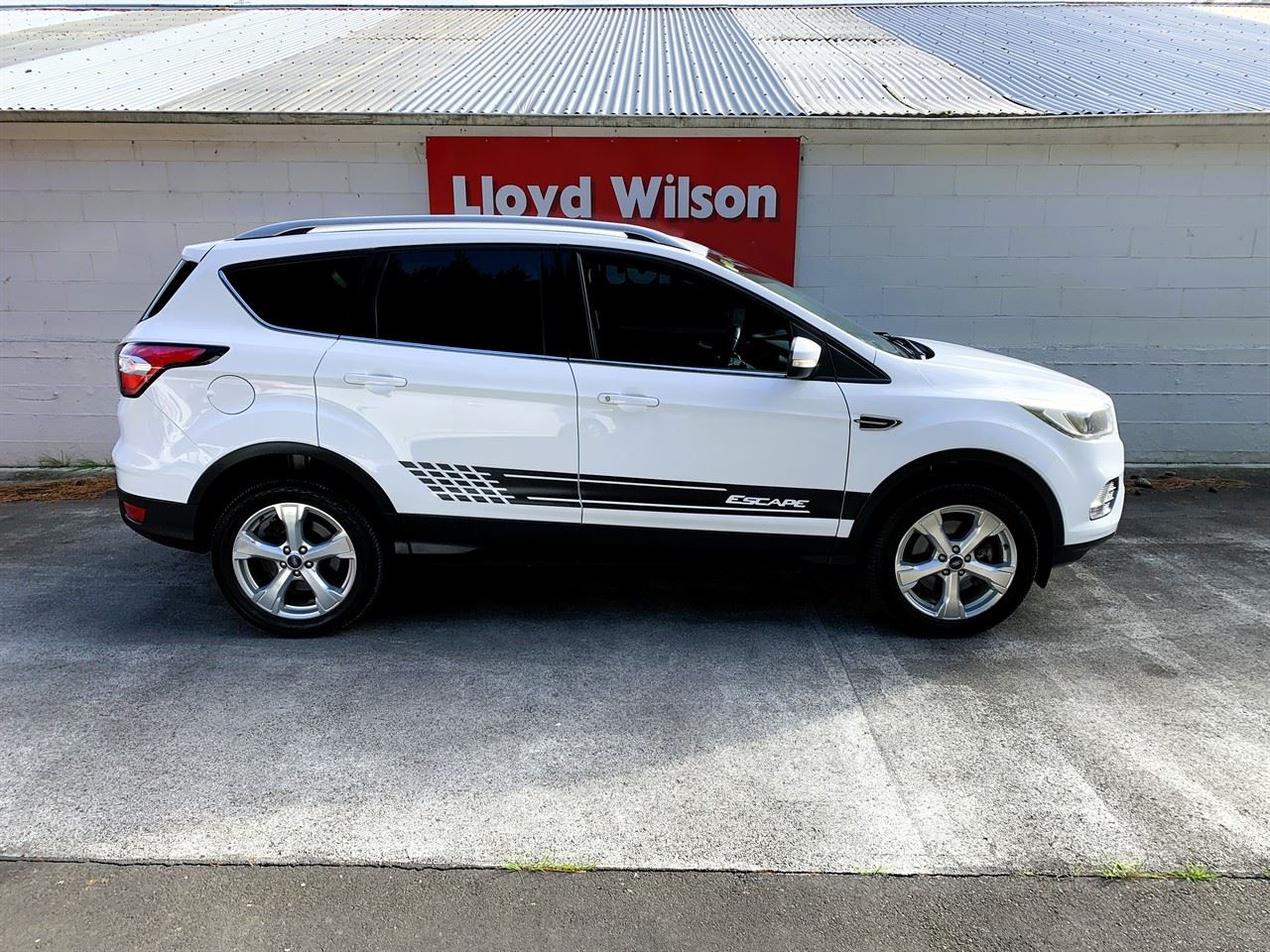 Vehicle image 3