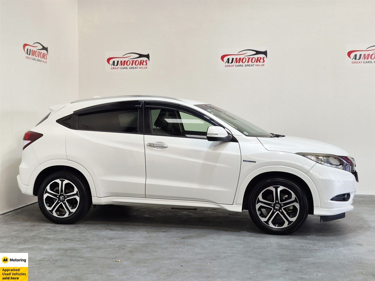 Vehicle image 3