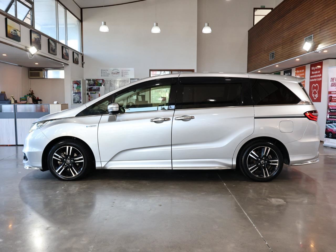 Vehicle image 5