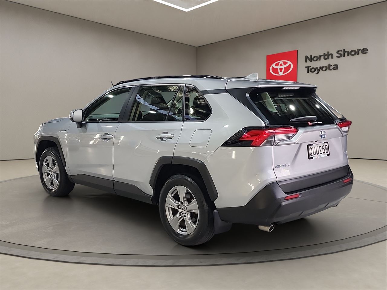 Vehicle image 5