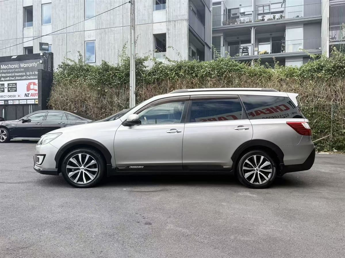 Vehicle image 4