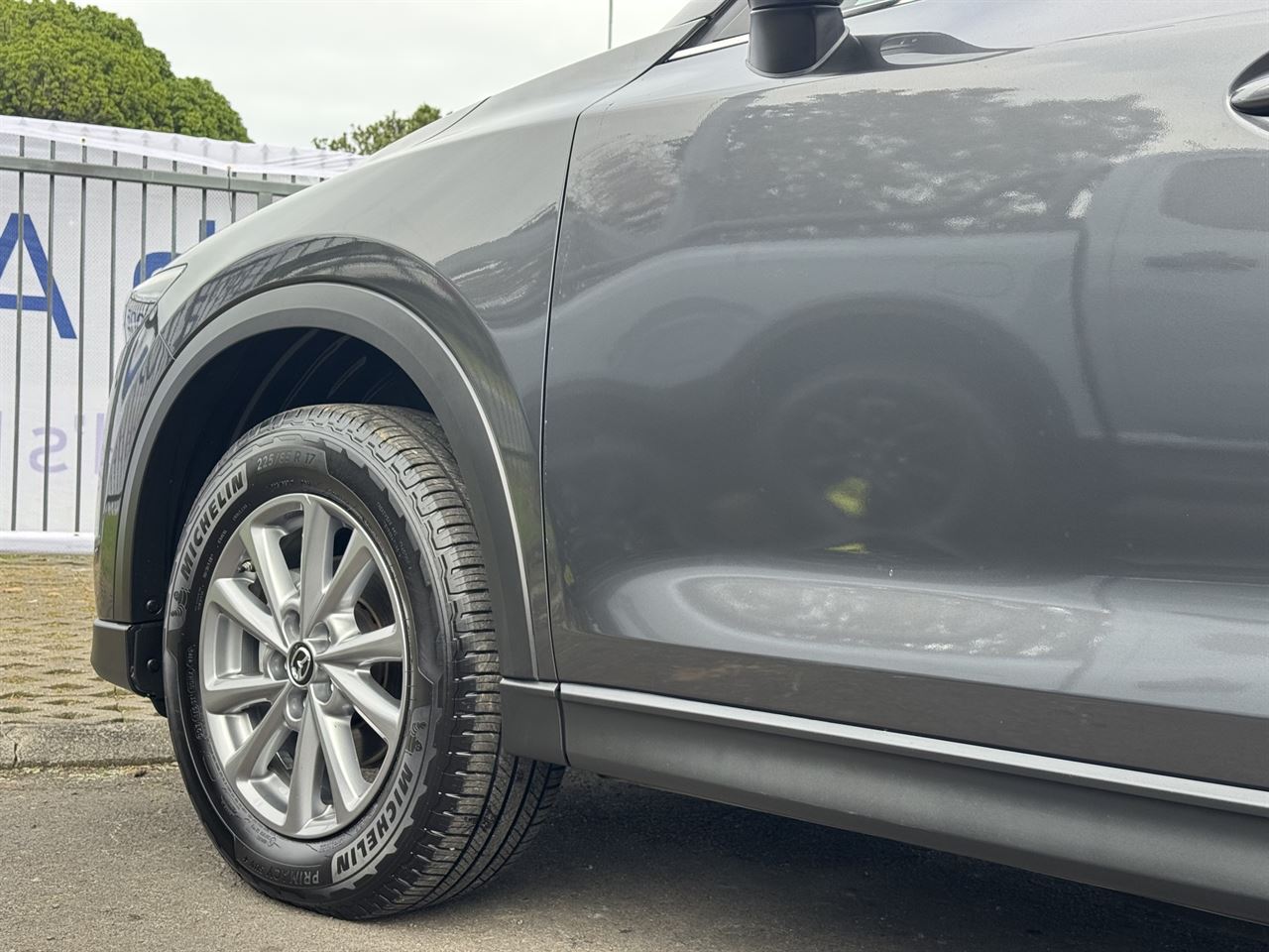 Vehicle image 5