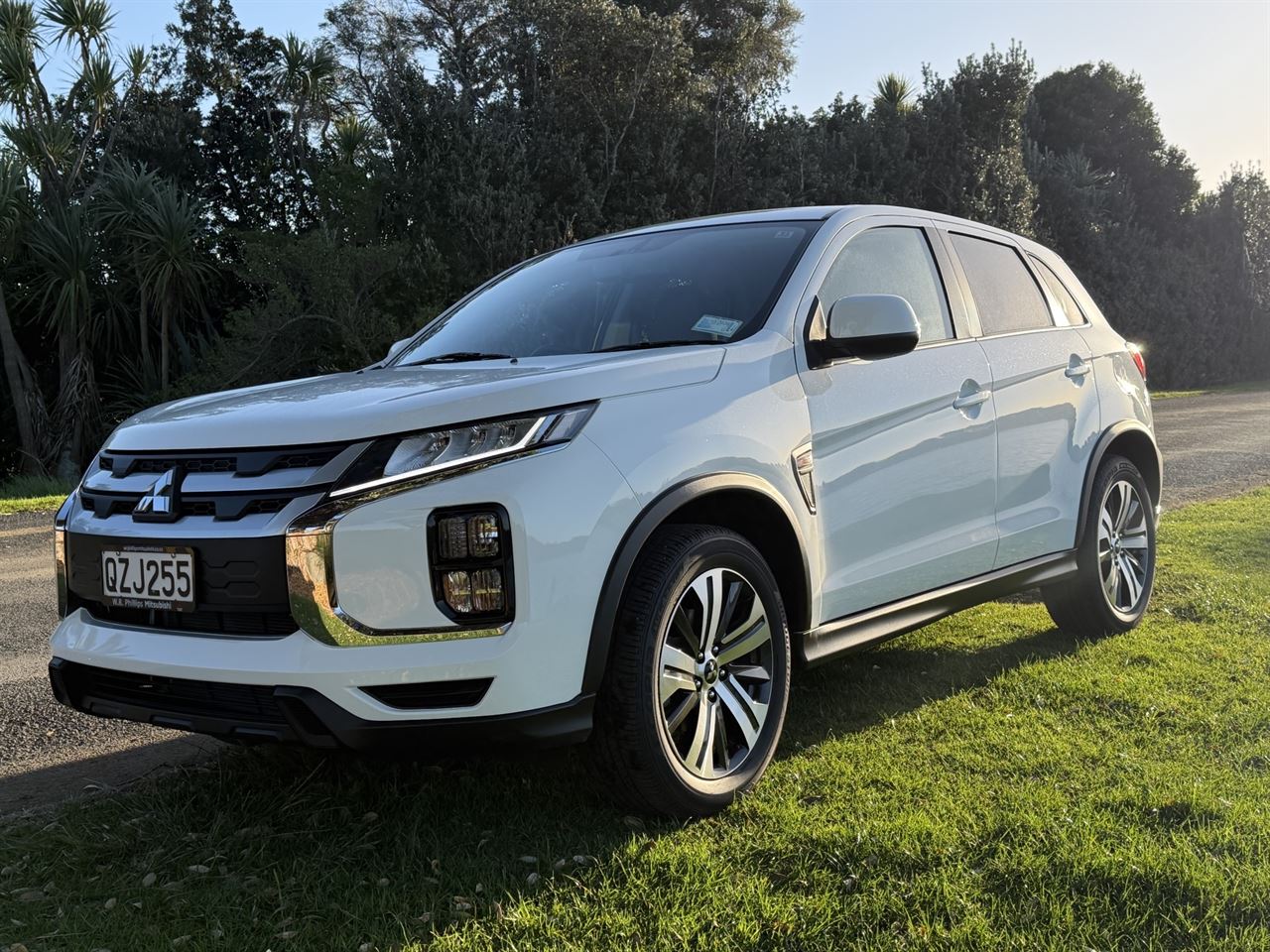 Vehicle image 5