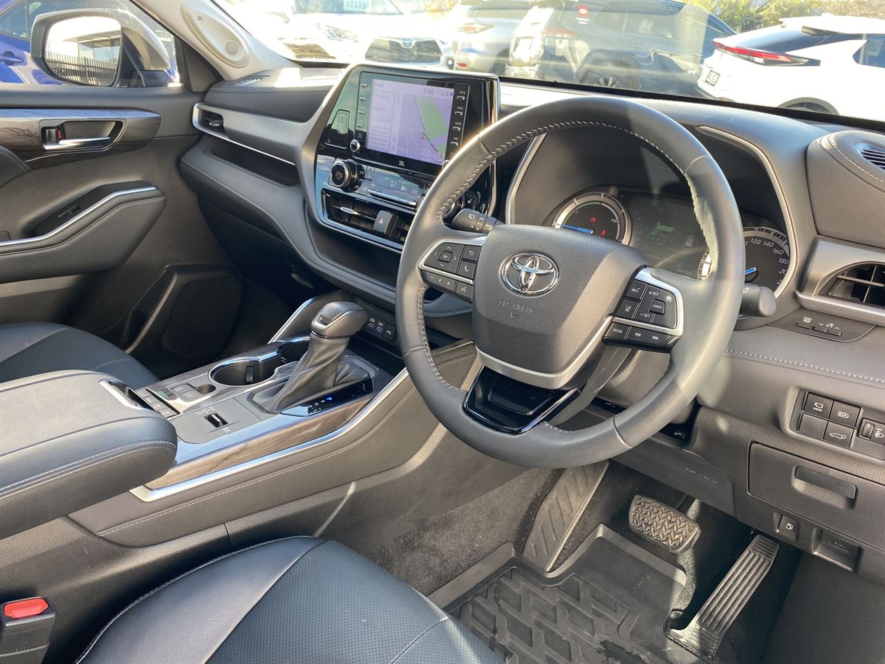 Vehicle image 5
