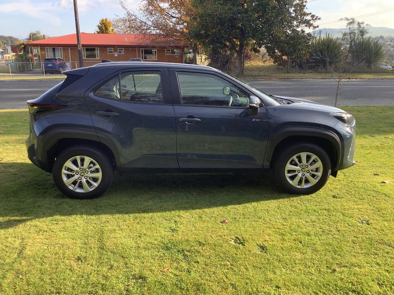 Vehicle image 4
