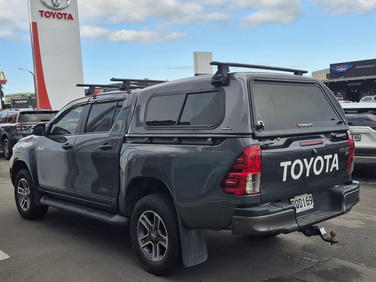Vehicle image 5