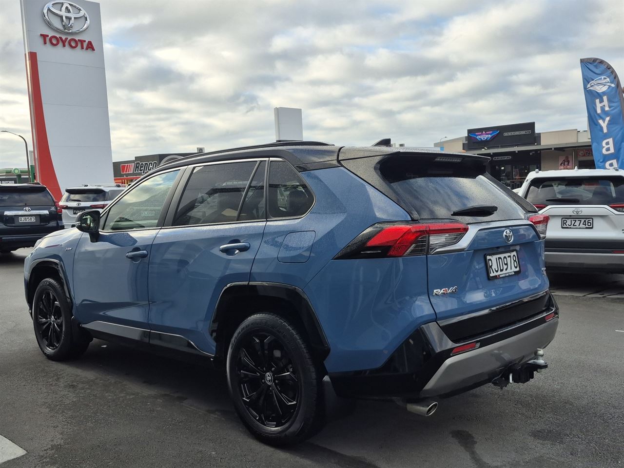 Vehicle image 5