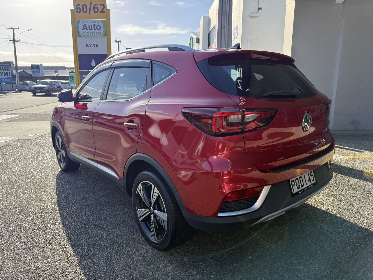 Vehicle image 4