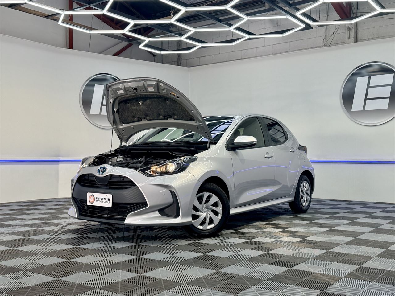 Vehicle image 3