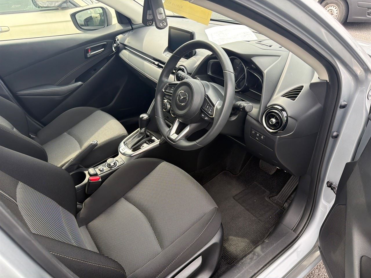 Vehicle image 4