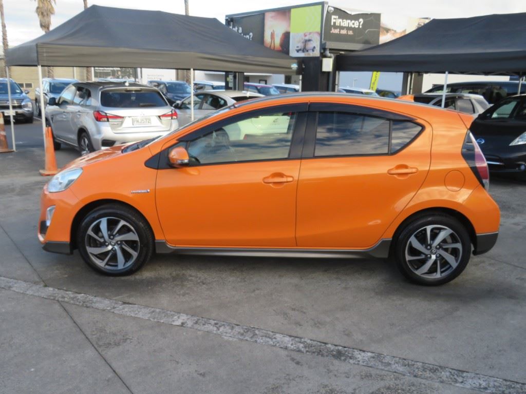 Vehicle image 5