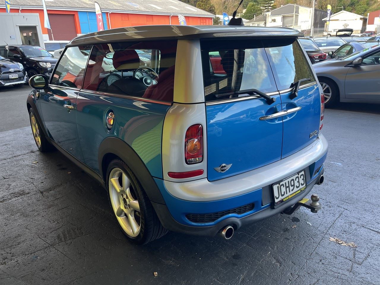 Vehicle image 4